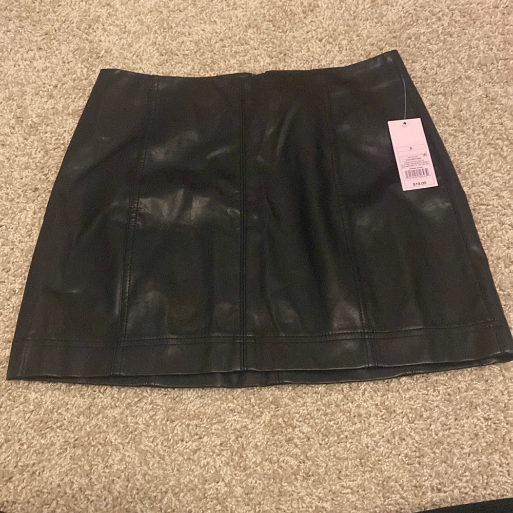 Size 8 wild fable mini skirt black faux leather